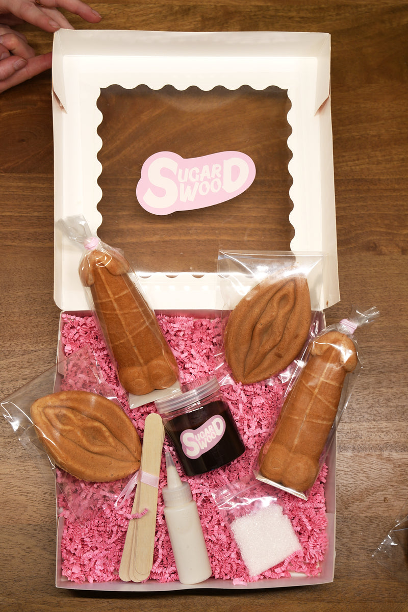 Sugar Wood Both Ways Waffle Decorating Kit with mixed Woody and Kitty designs